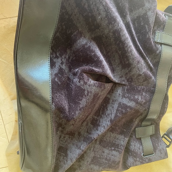 Burberry Rare Oversized Hobo Bag - Picture 15 of 16